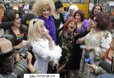 Poze de la GayFest 2006 - divele, in centrul atentiei - De vazut!